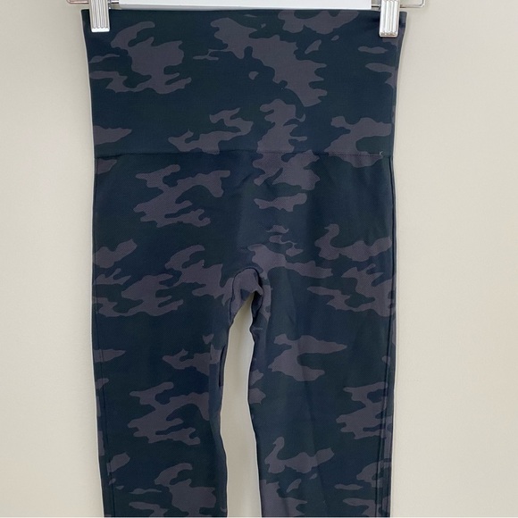 Spanx Look At Me Now Camo Leggings S - Picture 9 of 14